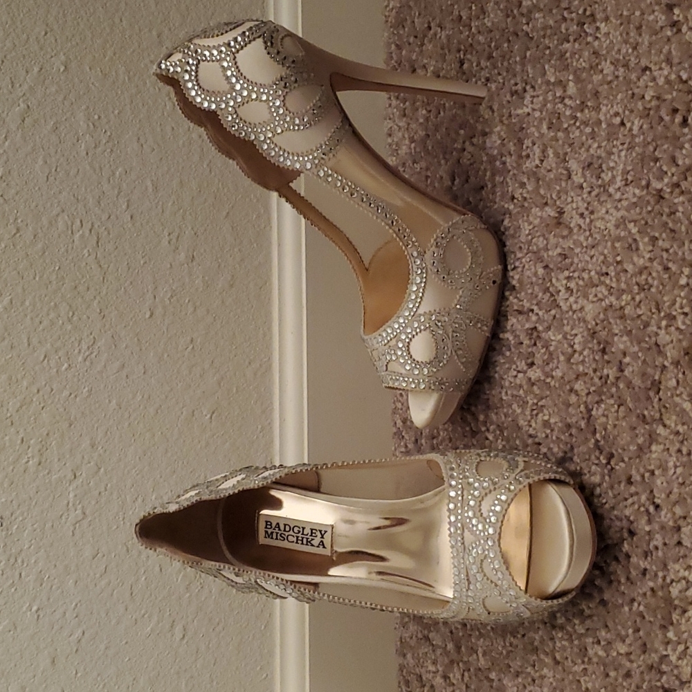 Badgley Mischka Platform heels